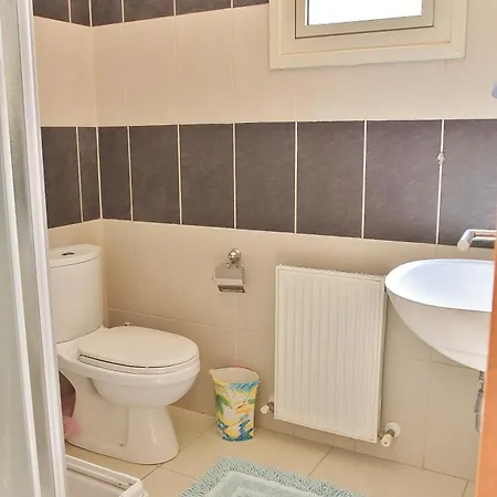 Atlantica 4 Bedroom Near The Παραλίμνι