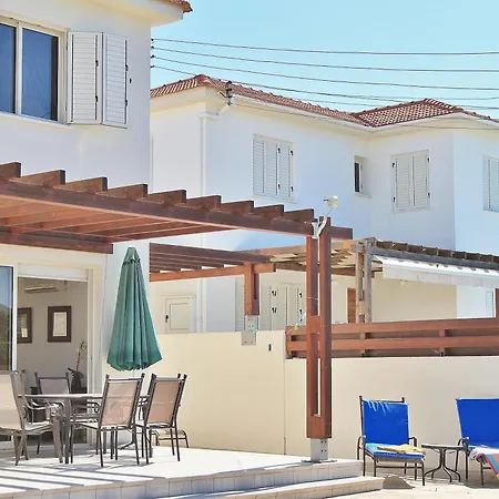 Atlantica 4 Bedroom Near The Villa *